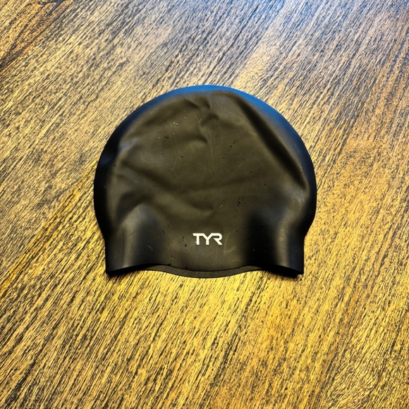 Bundle of 5 Swim Caps! Betty Designs, Zone 3, Sports & TYR - Picture 5 of 8